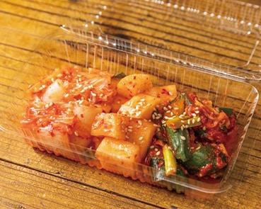 まつ岡特製キムチ盛り